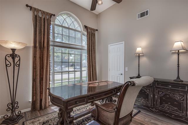10808 Paisano Dr
