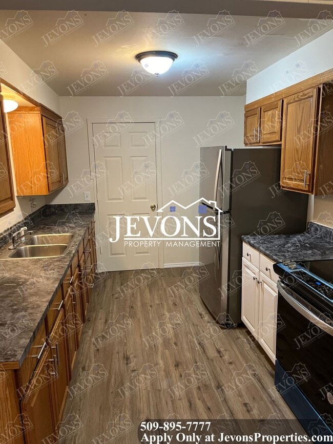 Photo - Enjoy the new appliances in this lovely single-family home located in the heart of Tacoma