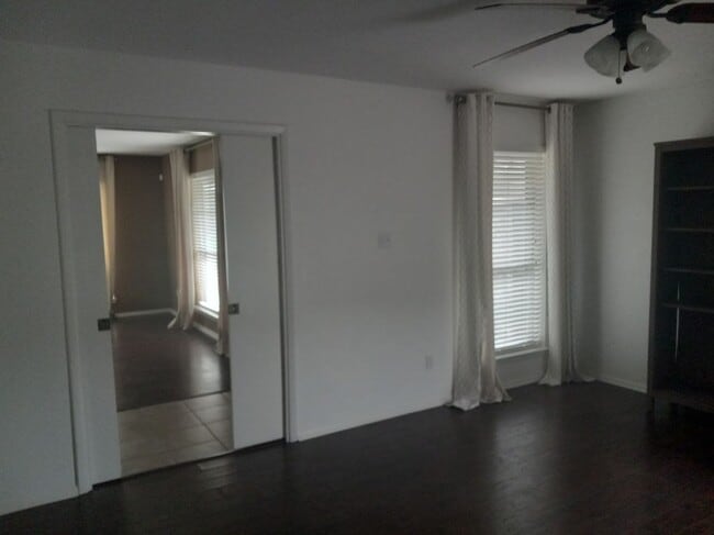 Photo - 5003 Ledgestone Dr Unit B