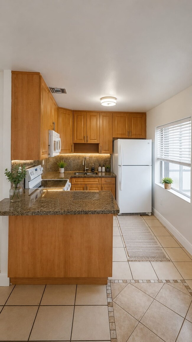 Photo - 1389-1389B NW 31st Ave