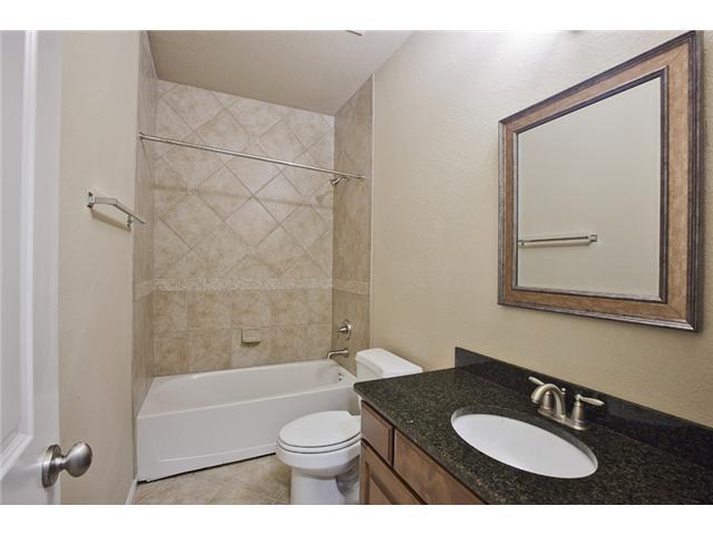 Photo - 807 E 47th St