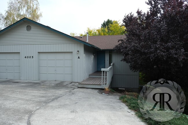 Lovely 2bd 1.5ba Tucked Away in NW Yakima - Lovely 2bd 1.5ba Tucked Away in NW Yakima Casa