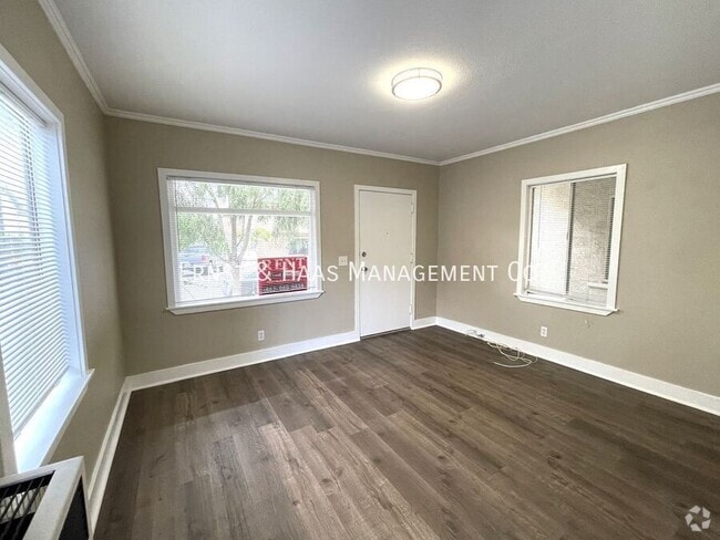 Building Photo - 1220 E Appleton St Rental