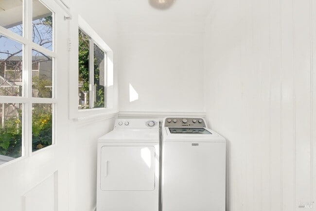 Photo - 520 Indian Aly