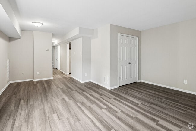 3BR, 1BA - 1,010SF - Dining / Living Room