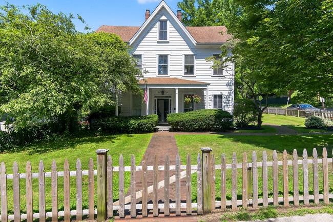 Building Photo - 4 Park View Terrace Unit #1