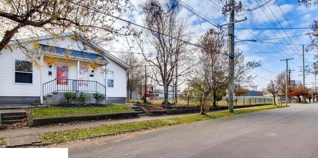 Photo - Live in the Heart of It All – 2BR Duplex with Skylights & Outdoor Space!