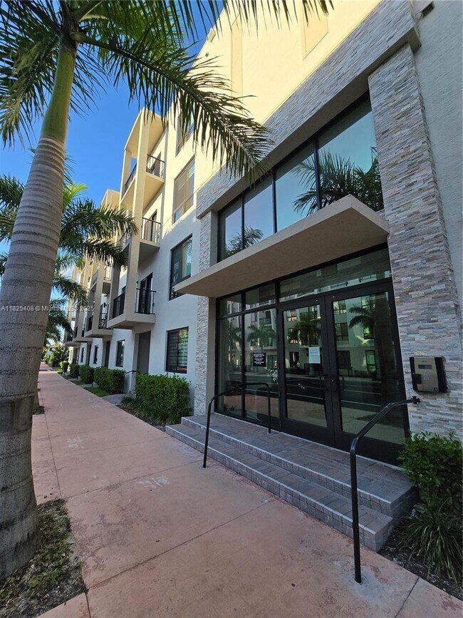 Photo - 8167 NW 41st St Unidad E-302 Rental