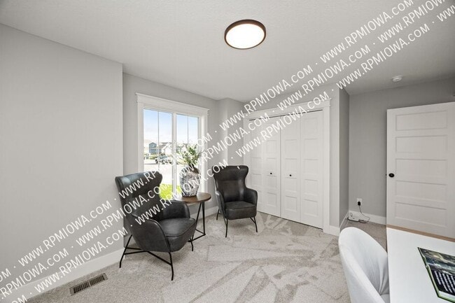Photo - 326 29th St SW
