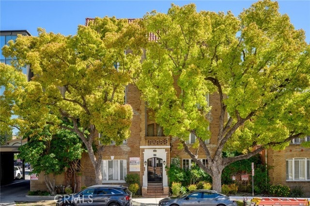 Photo - 228 S Kenwood St Apartment Unit 306