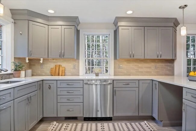 Photo - 16 King Philip Trl