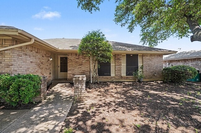 Photo - 2608 Green Ridge St