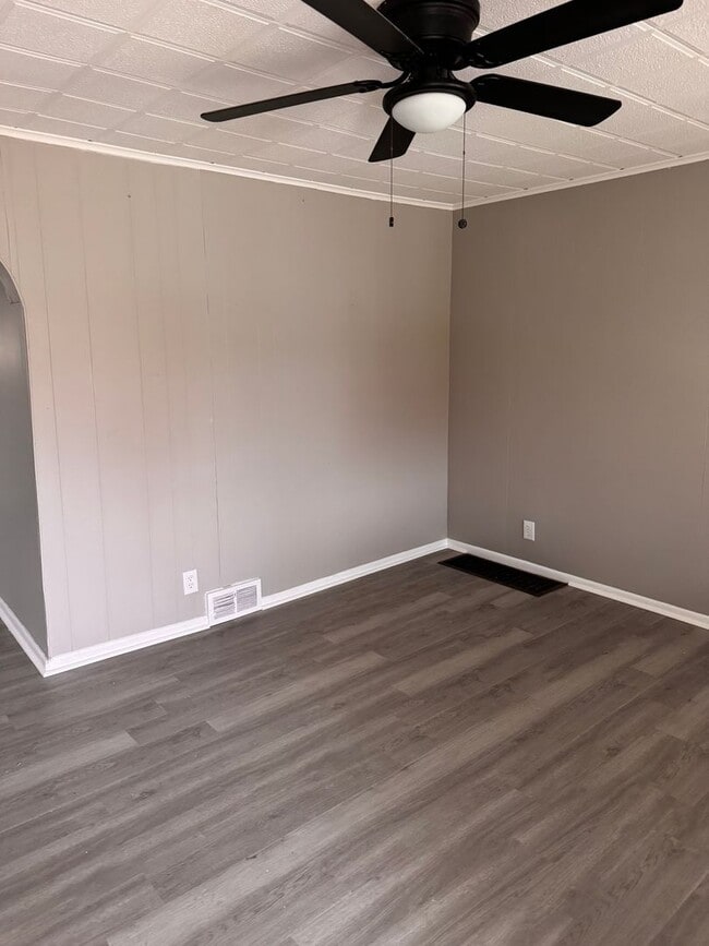 Photo - 1047 Hamilton Ave