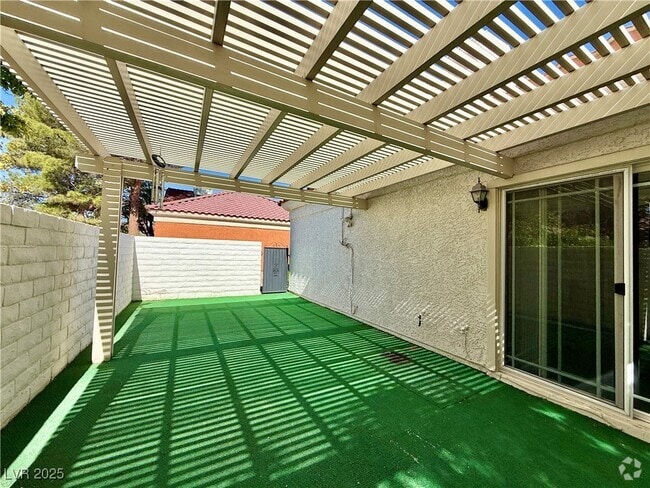 Building Photo - 735 Sea Pines Ln Rental