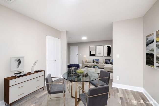 Classic Style – Dining Room - Swan Lake Apartments