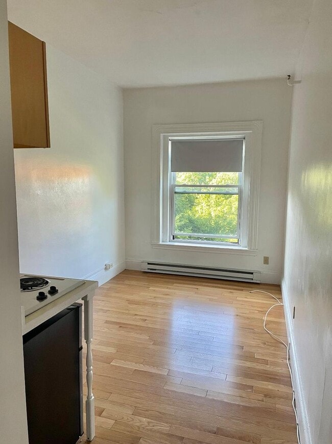 Photo - Just enough space in Brookline - Studio