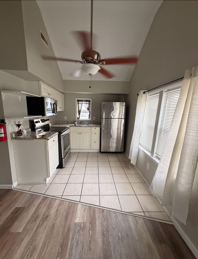 Photo - 405 S Boyd St Unit B