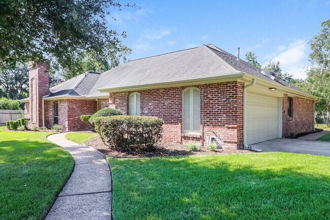 Photo - 928 Victoria Dr