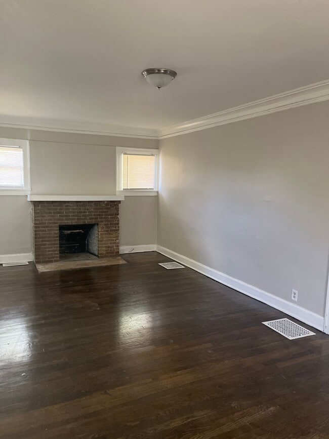 Photo - Cute & Cozy 2 Bedroom W/Bonus Room For Rent!!