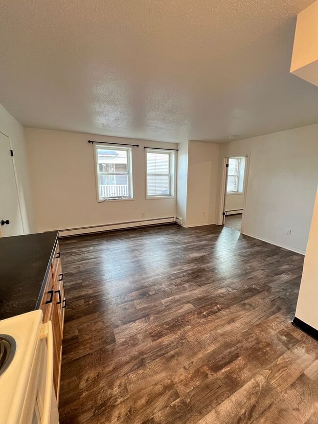 Photo - Renovated 2 Bedroom Apartment - AVAILABLE AUGUST! Unit 1516 N 16th St - 7