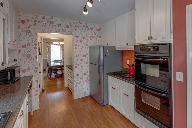 Photo - 502 Juniper St