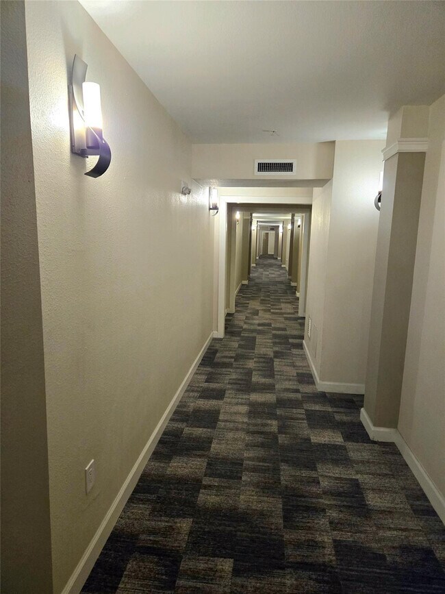 Photo - 533 NE 3rd Ave