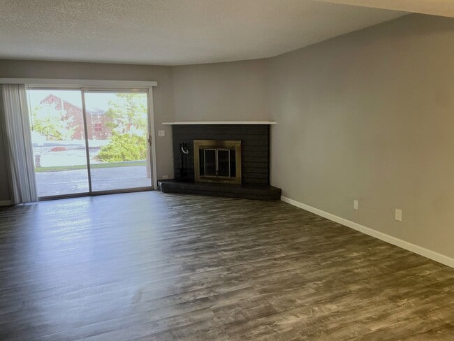 Photo - TOWNHOME - VILLAGE OF OAK CREEK - RED ROCK...