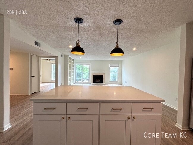 Photo - 2900 W 53rd St Unit 211