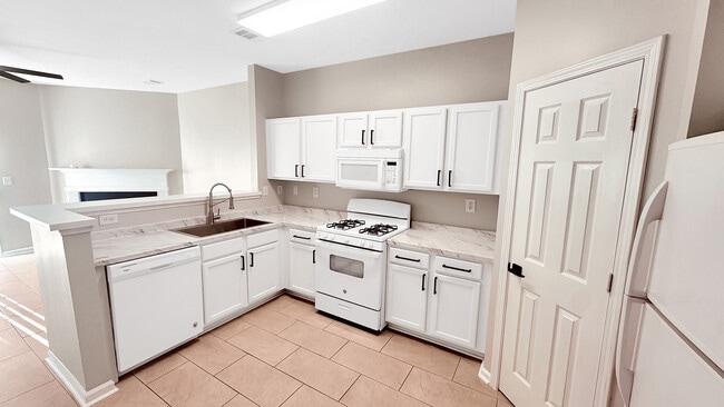 Photo - 3389 Hidden Cove Cir