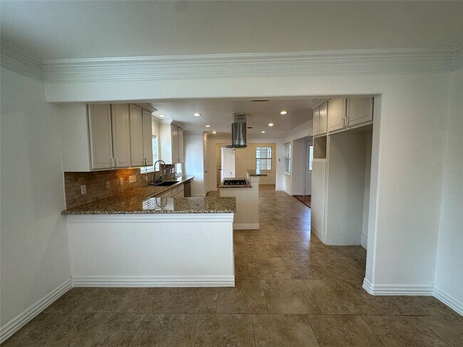 Photo - 8522 Westview Dr