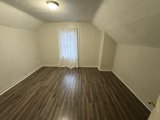 Photo - 526 Paine Ave