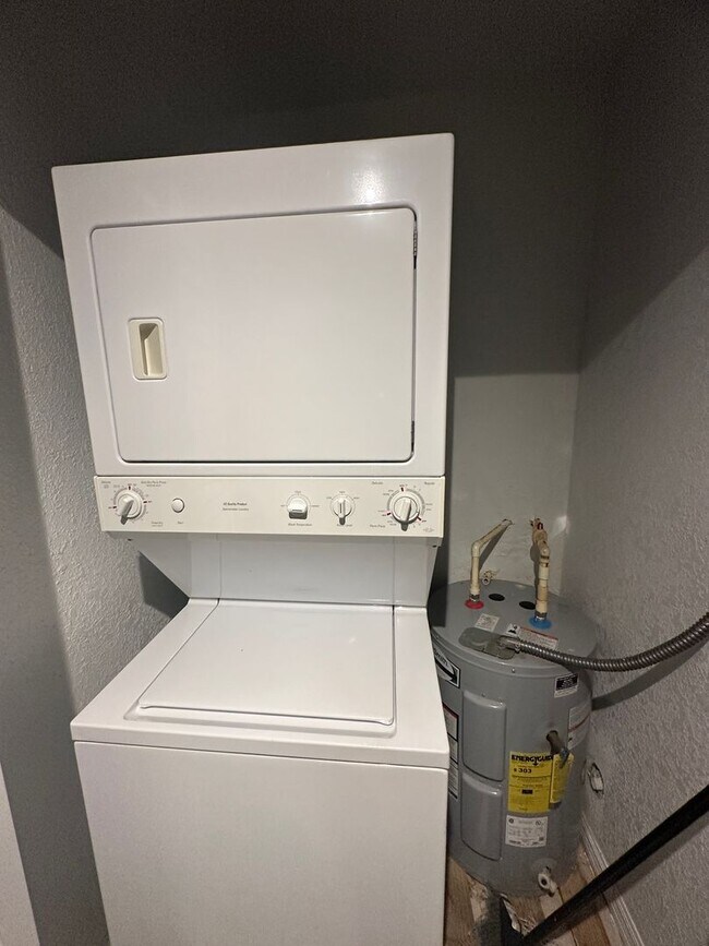 Photo - 2 Bedroom Duplex in the heart of Hollywood