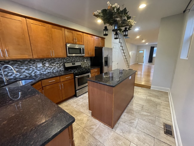Building Photo - 1631 S 21st St Rental
