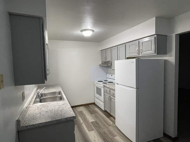 Building Photo - 2241 Luann Ln