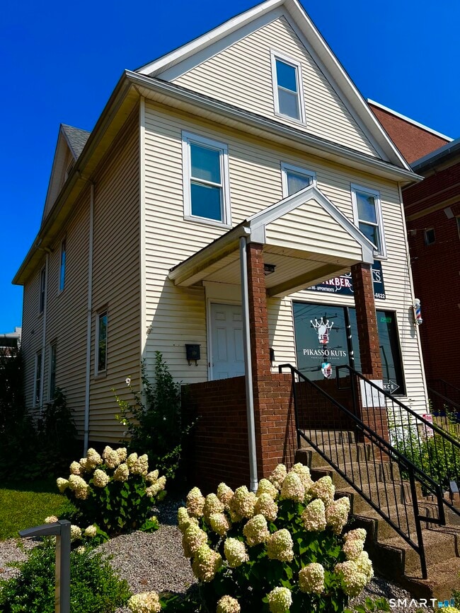 Building Photo - 58 Washington St Unit 2