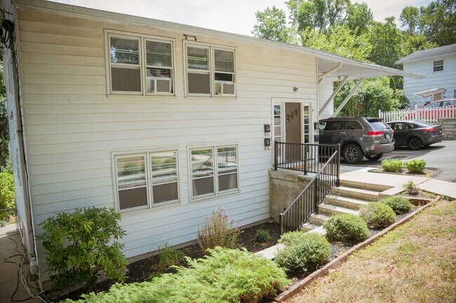 Photo - 21 Hillside Ave Unit B2