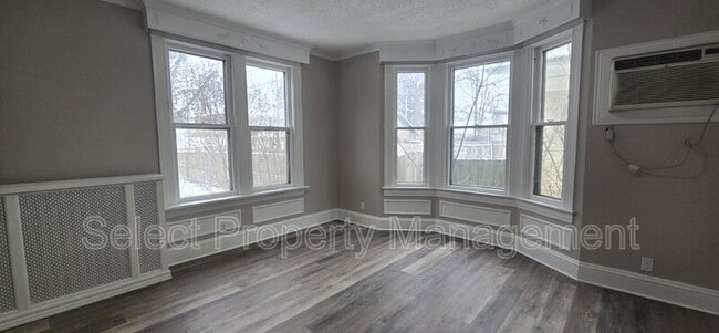 Photo - 724 Kinnaird Ave