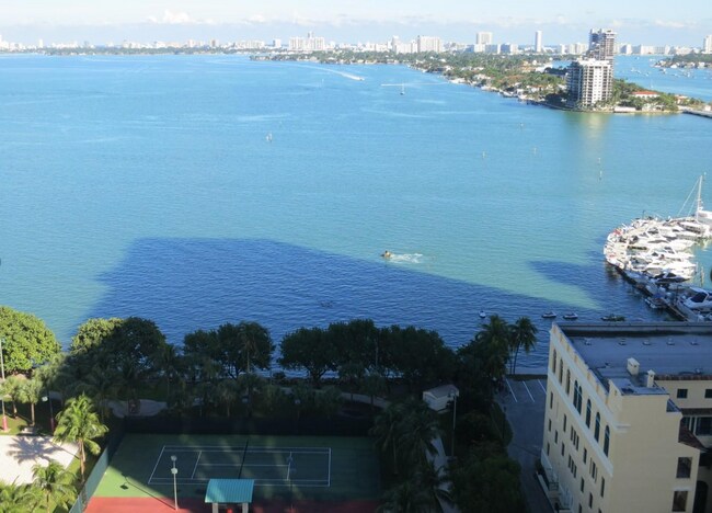 Photo - 31 SE 6th St Unidad 2101