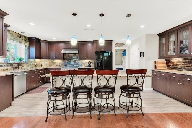 Photo - 319 E Spring Valley Rd