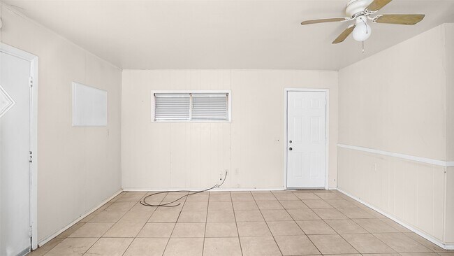 Photo - 5958 Skylane Dr