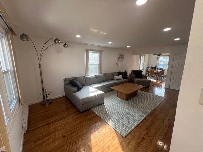 Photo - 9709 Monmouth Ave Unit C2