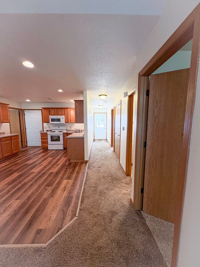 Photo - 1012 W Shorewood Dr