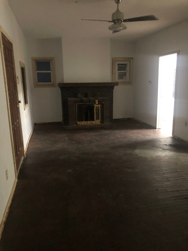 Photo - 327 E Stuart Ave