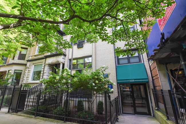 Building Photo - 1440 N Dearborn Rental