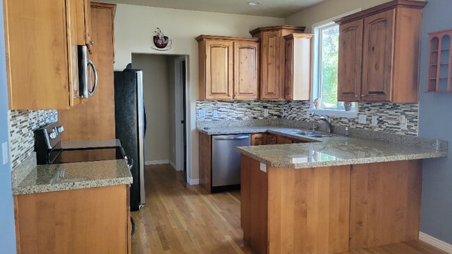 Photo - 807 Whisper Cove Rd