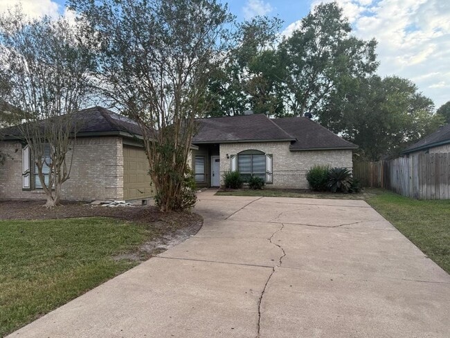 Building Photo - 15111 Paso Real Dr