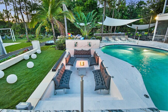377 Squire Dr