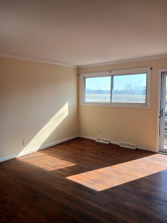 Photo - 7992 Lester Rd