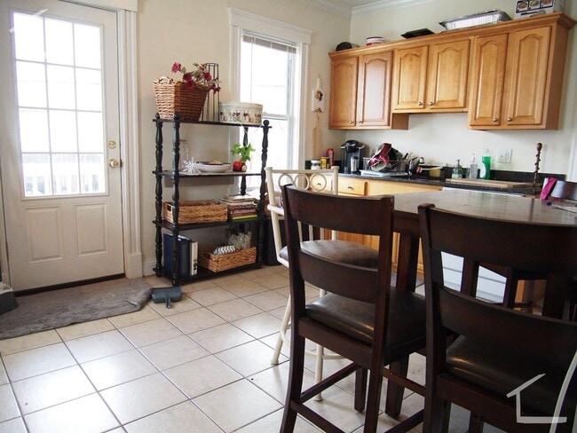 Building Photo - Brighton 3 bed