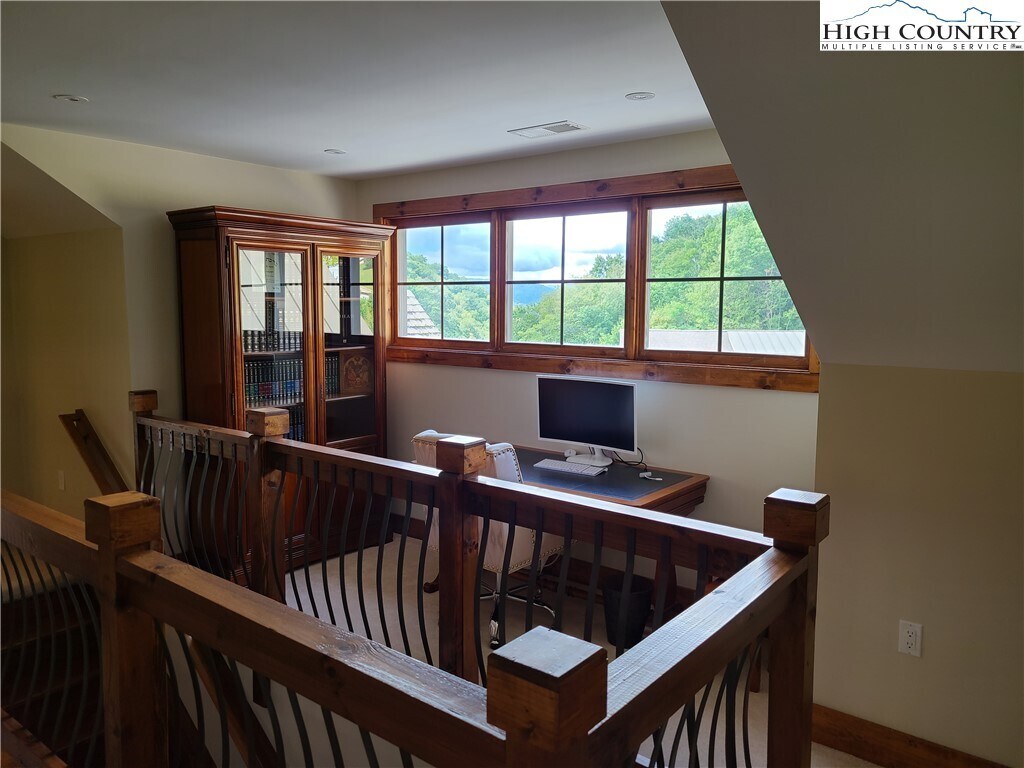 Photo - 135 Wapiti Wy